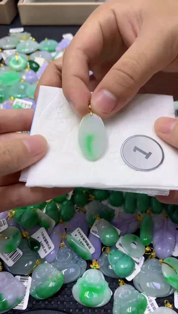 颈饰未镶嵌翡翠天然缅甸翡翠A货