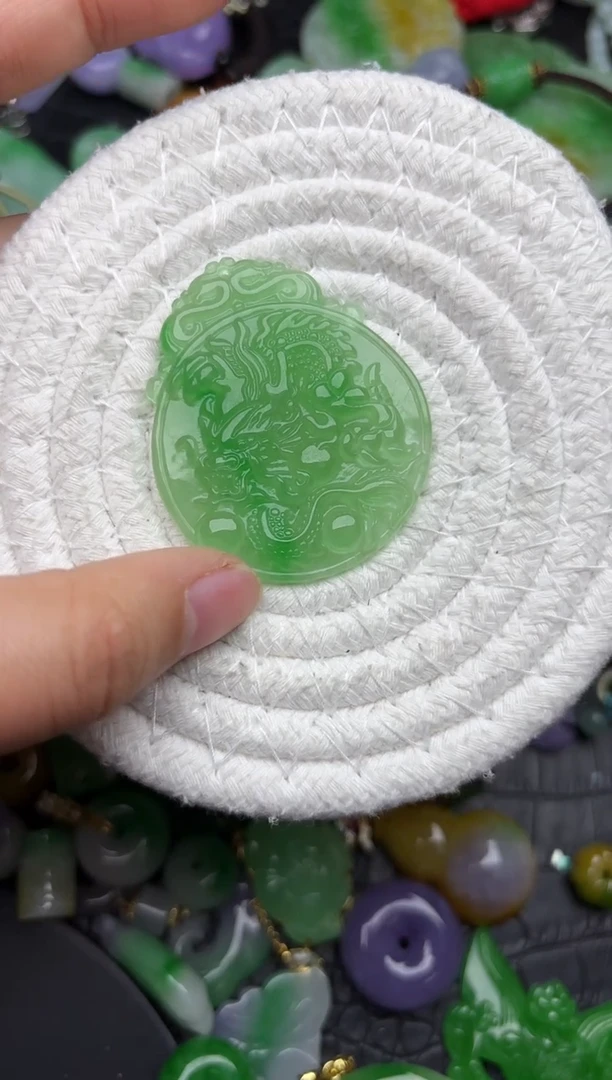 颈饰未镶嵌翡翠缅甸翡翠吊坠