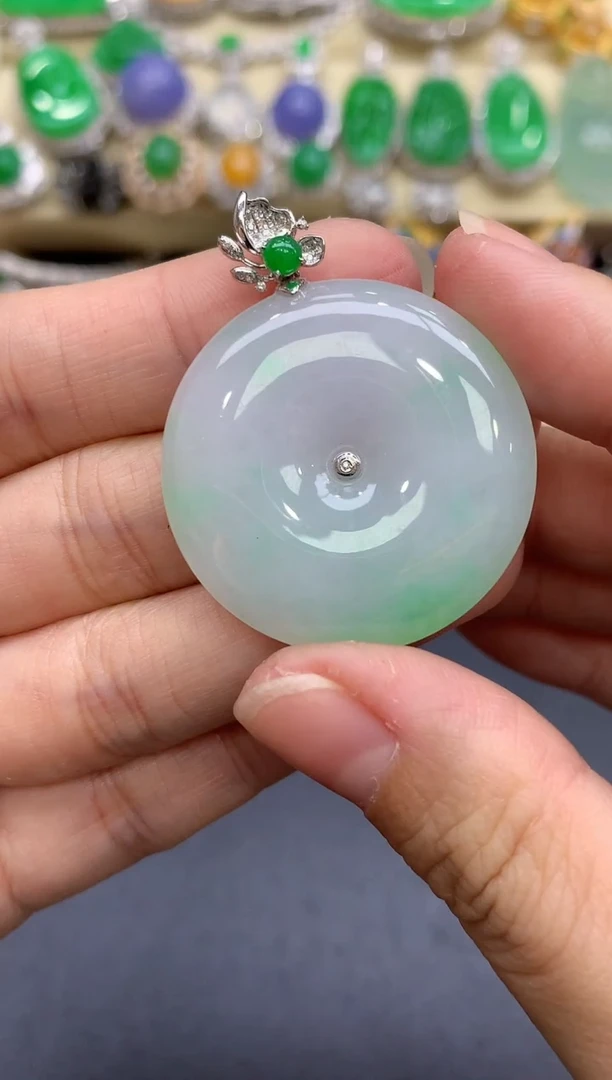 颈饰18K金镶嵌翡翠333-中国好珍宝