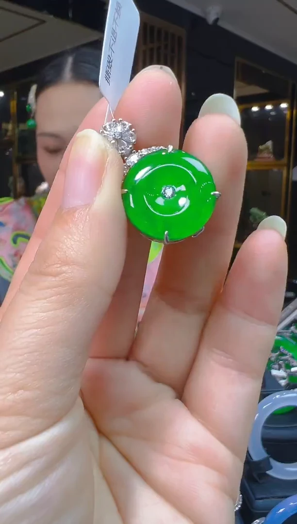 吊坠(赠链)银S925镶嵌翡翠038(多样性发货发其一)