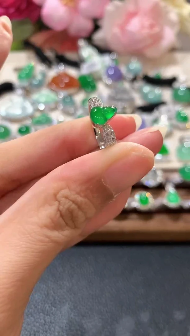 18K金镶嵌戒指翡翠m17