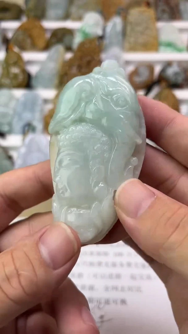 翡翠未镶嵌颈饰乒**刘天然翡翠