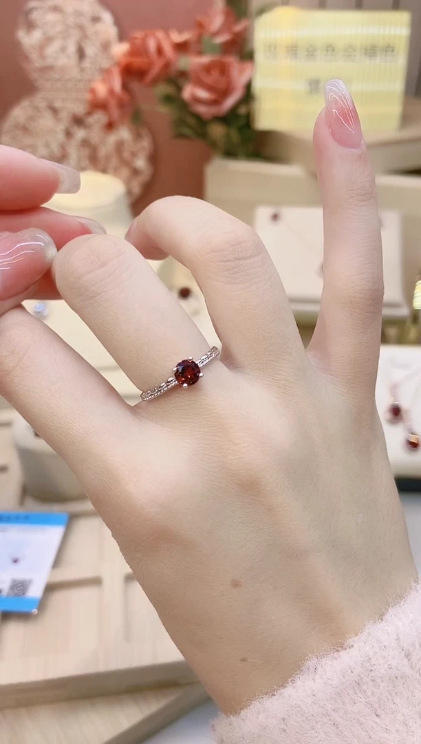 【闪购商品】石榴石戒指银S925镶嵌幽竹/白