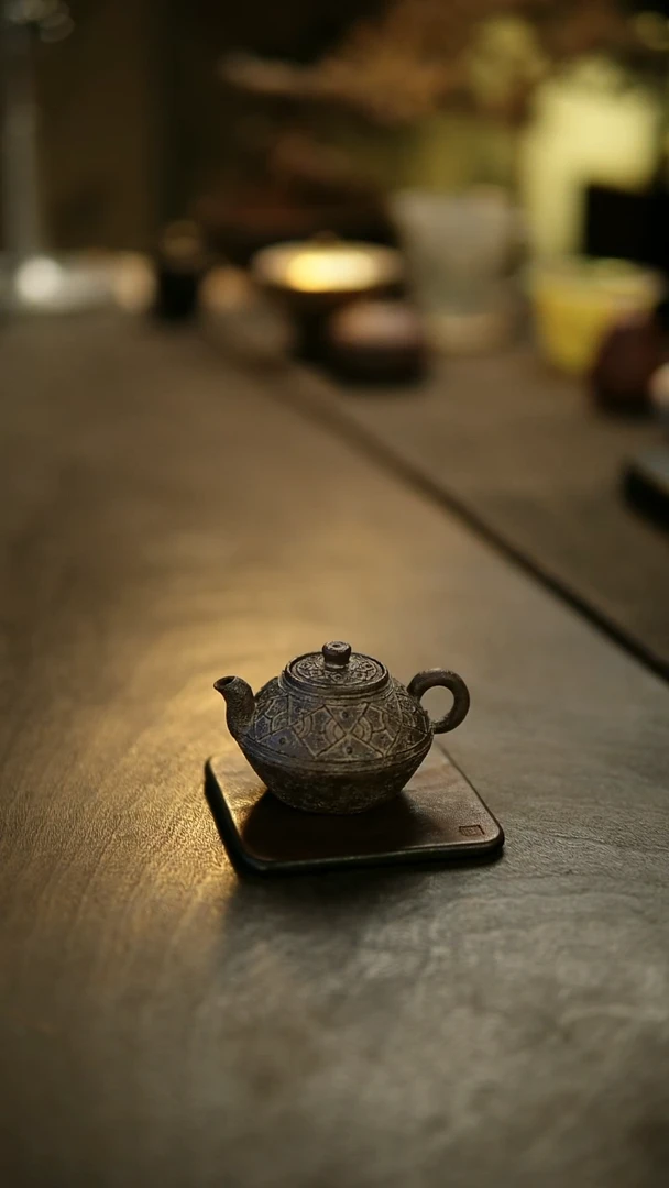 阿眠      谢芳手作正把壶