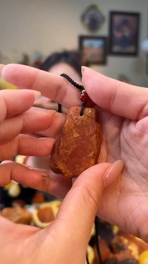 琥珀颈饰未镶嵌吊坠