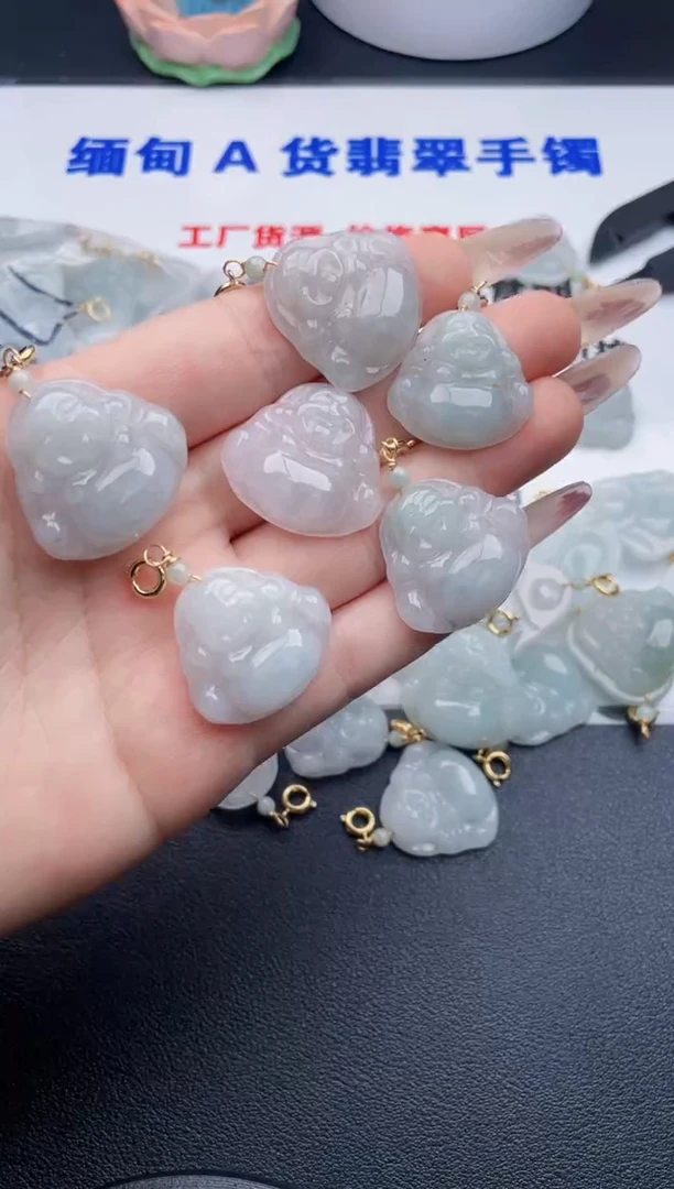 翡翠未镶嵌颈饰多样性发其一