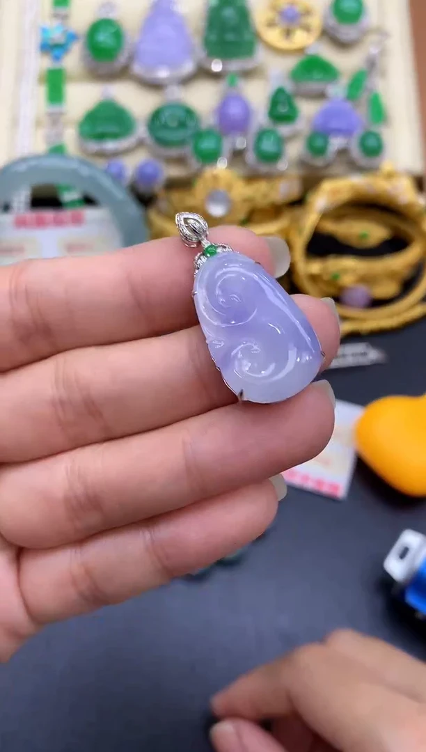 颈饰18K金镶嵌翡翠456-中国好珍宝
