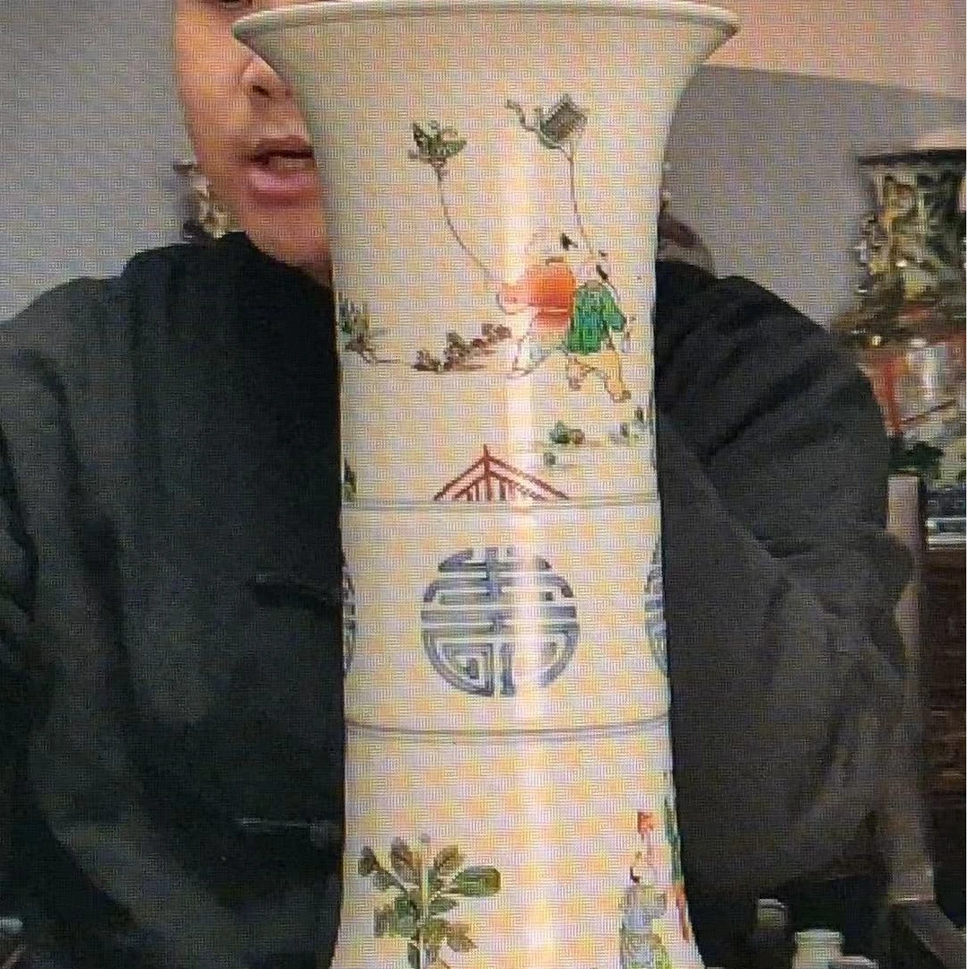 清 五彩人物团寿纹花觚