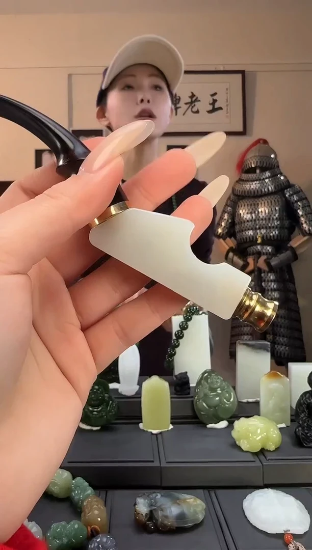 颈饰未镶嵌和田玉白玉吊坠