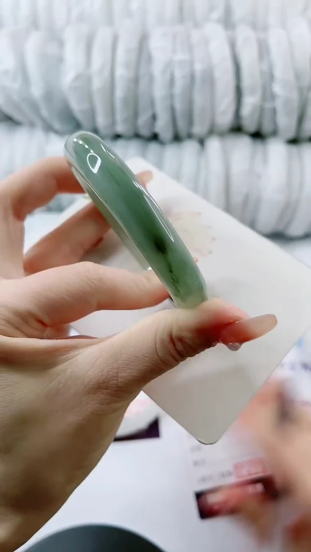 【闪购商品】石英质玉手镯未镶嵌0280047415-多样性发货