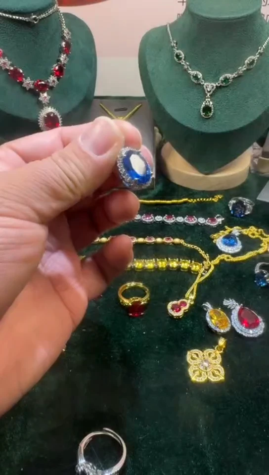 戒指蓝宝石18K金镶嵌1