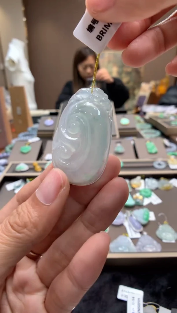 【闪购商品】翡翠颈饰未镶嵌如意