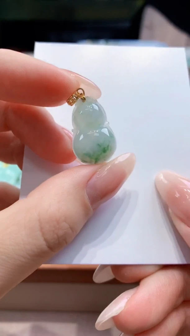 翡翠未镶嵌颈饰天然A货翡翠挂件