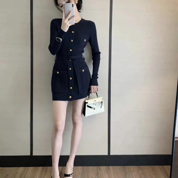 女装长袖休闲风连衣裙时尚春季气质短裙秋季针织小香风显瘦网红
