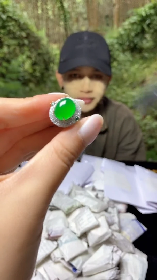 满色吊坠  所见即所得！