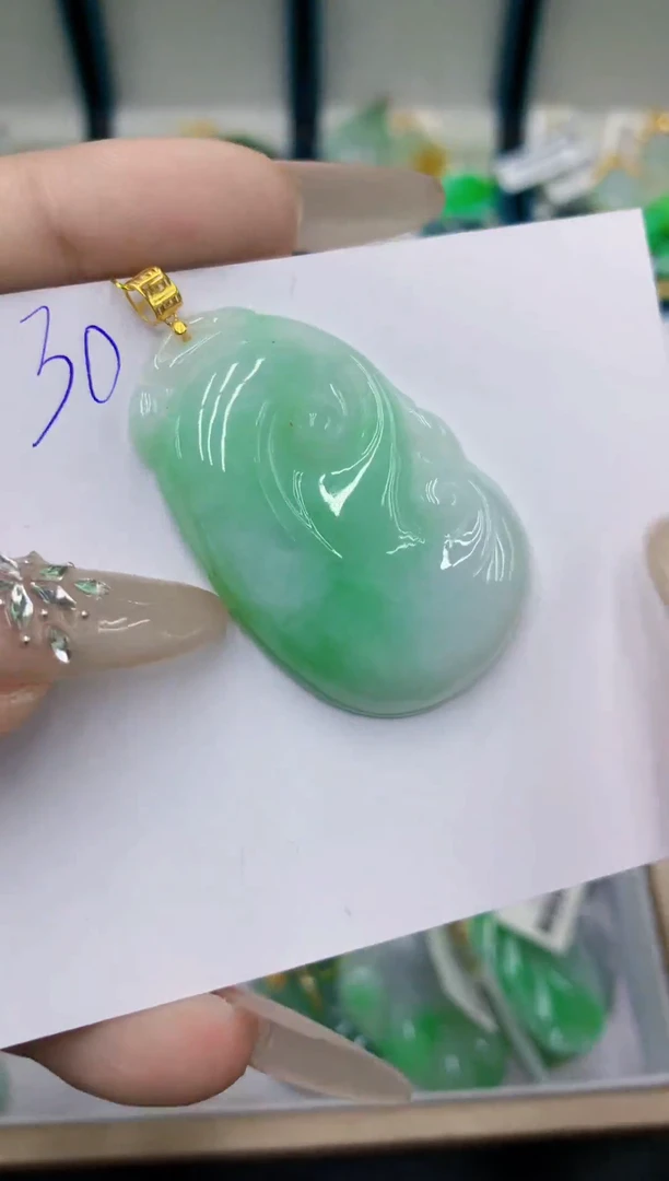 翡翠18K金镶嵌颈饰11111111111111