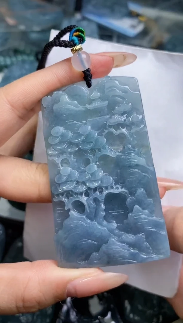【闪购商品】翡翠颈饰未镶嵌           