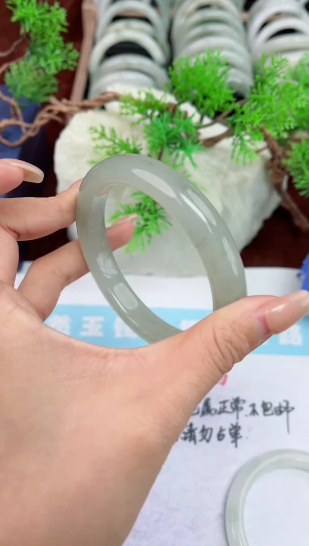 【闪购商品】石英质玉手镯未镶嵌392