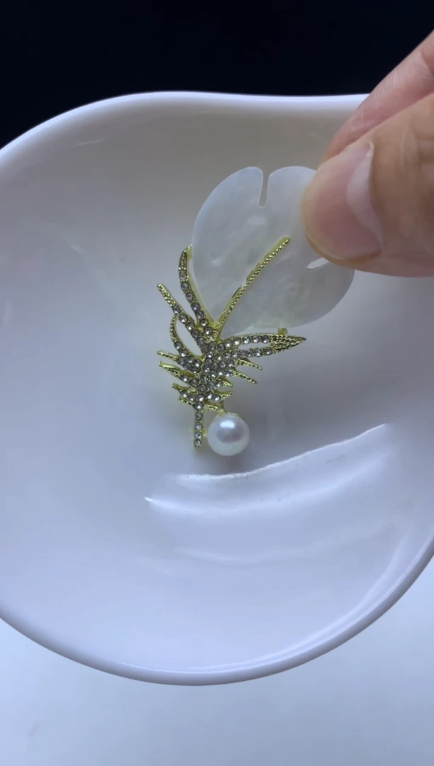 淡水珍珠未镶嵌HG胸针