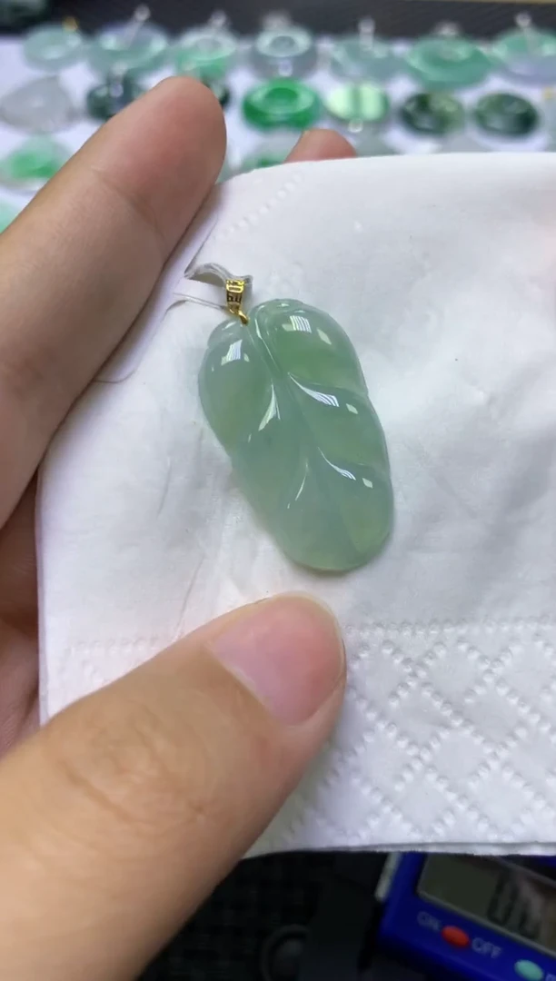 翡翠18K金镶嵌颈饰天然缅甸A货翡翠