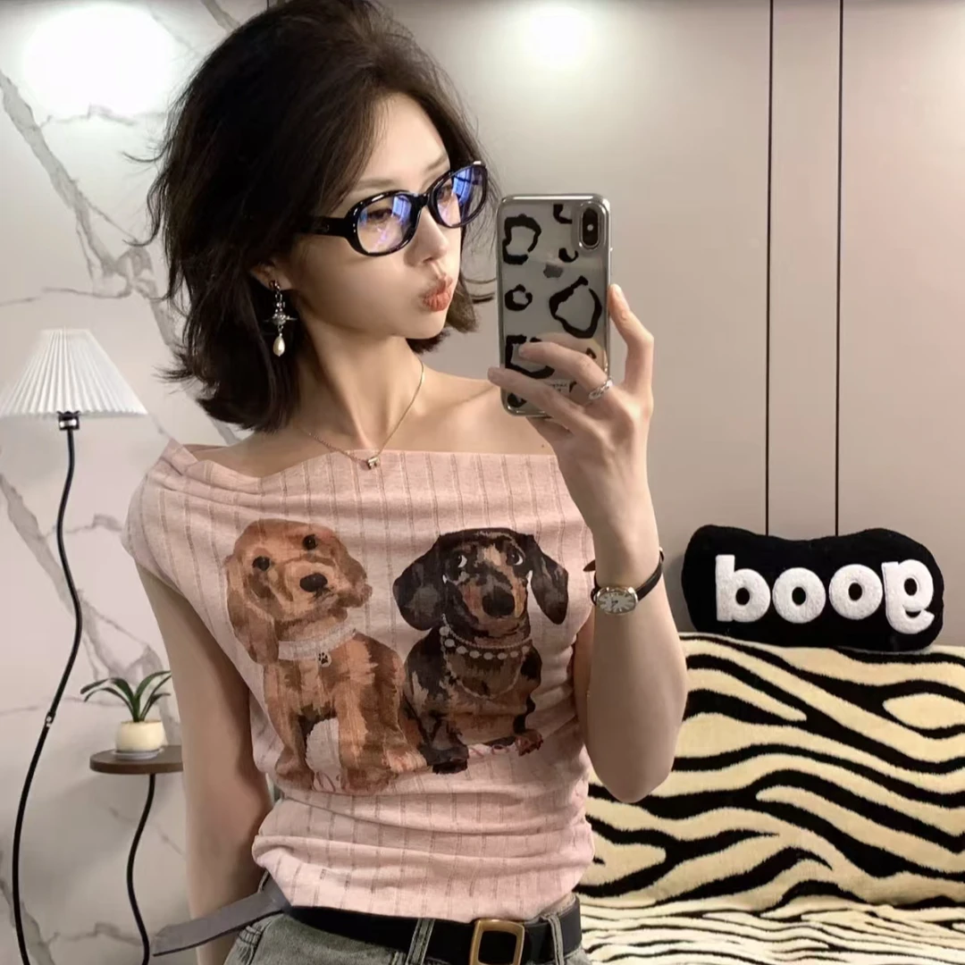 美式辣妹小狗印花斜肩短袖T恤女夏季新款设计感修身显瘦露肩上衣