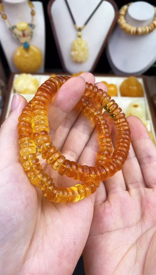 琥珀未镶嵌珠宝奇石多样性发其一