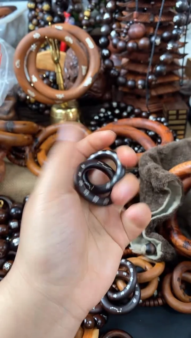 【闪购商品】木枣木玉化镶银十字小乾坤圈微瑕暴龙