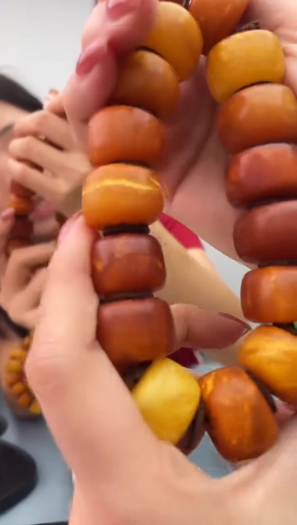 未镶嵌蜜蜡珠宝奇石假一罚十，081.21微瑕发一件