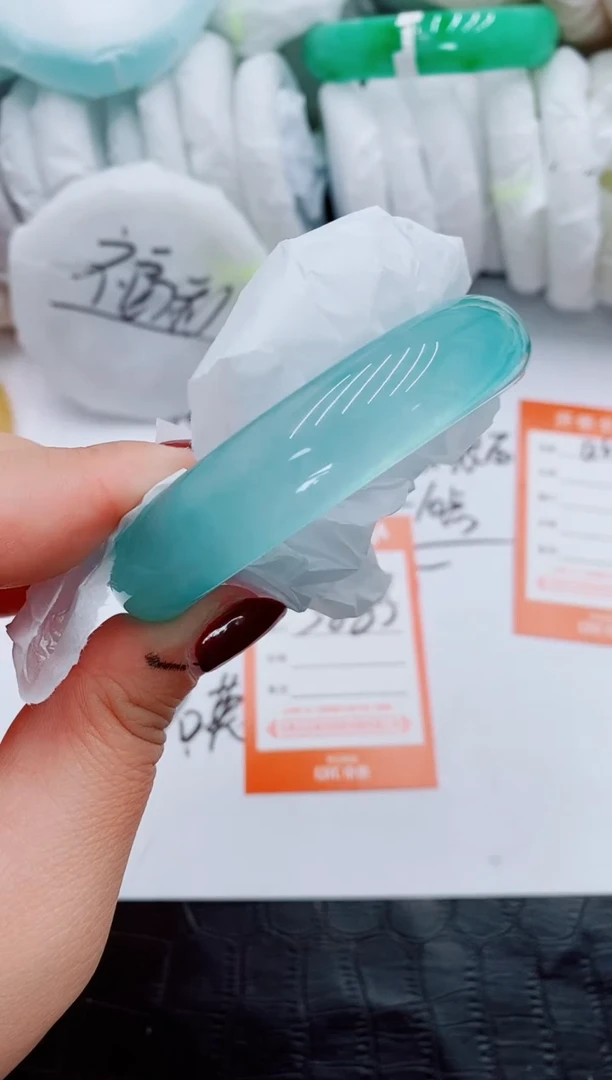 【闪购商品】石英质玉手镯未镶嵌Q62-58-59