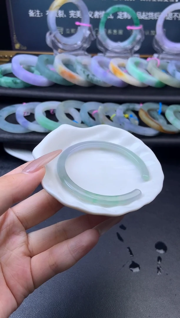 未镶嵌手镯（开口镯）翡翠半镯