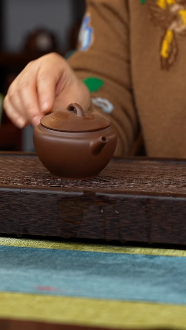 【闪购商品】紫砂茶壶笠帽紫泥200cc