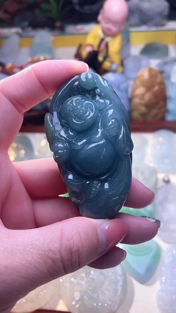 翡翠未镶嵌颈饰佛公