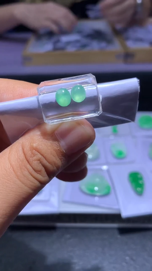 未镶嵌定制翡翠毛货