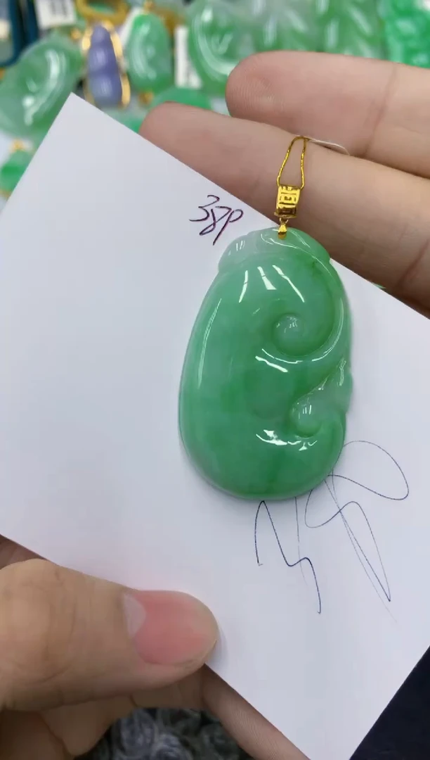 颈饰18K金镶嵌翡翠1111111111111