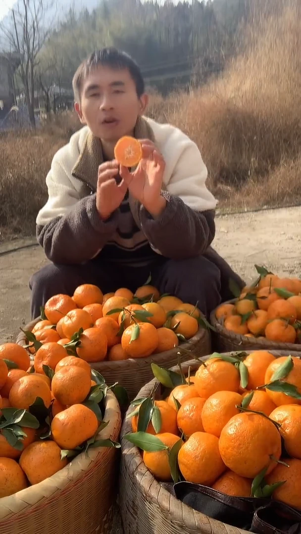 白菜中国大陆湘西新鲜水果来了。现摘现发