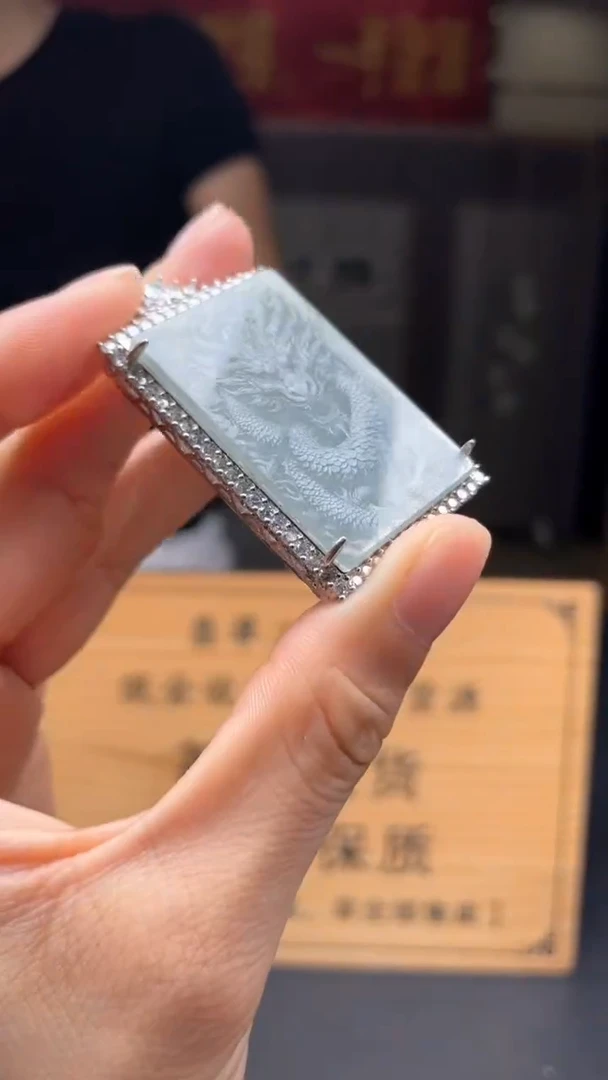 翡翠未镶嵌颈饰********201