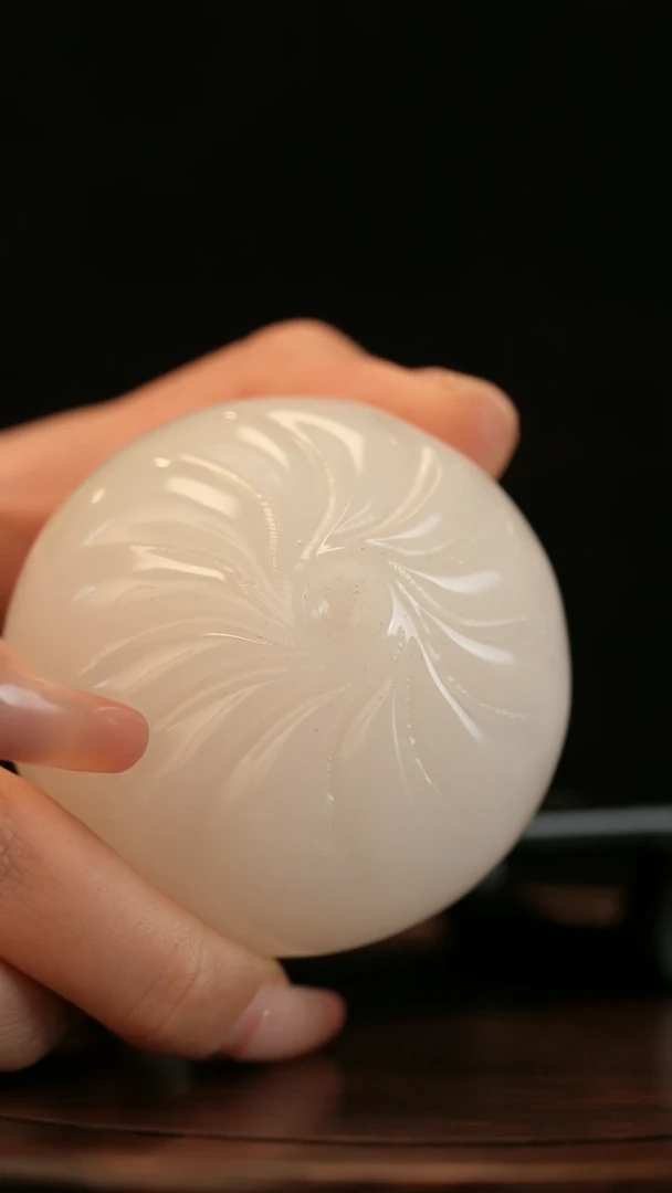 云南石荔枝白雕刻：蒸蒸日上