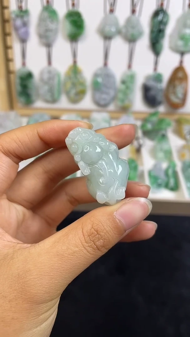 颈饰未镶嵌翡翠1