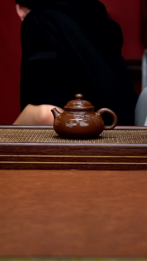 茶壶紫砂   XLL     革紫泥     容天     240cc   全手工