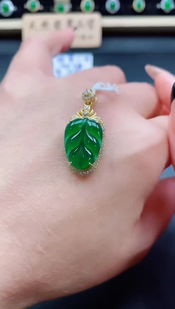 吊坠(赠链)银S925镶嵌翡翠1