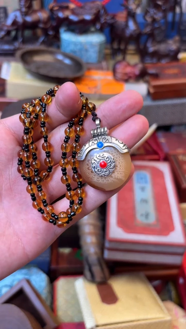 未镶嵌琥珀裸石—————————————189羊平安扣