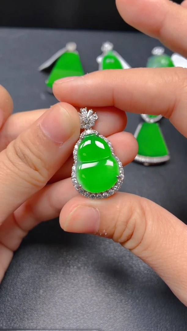 颈饰银S925镶嵌翡翠1