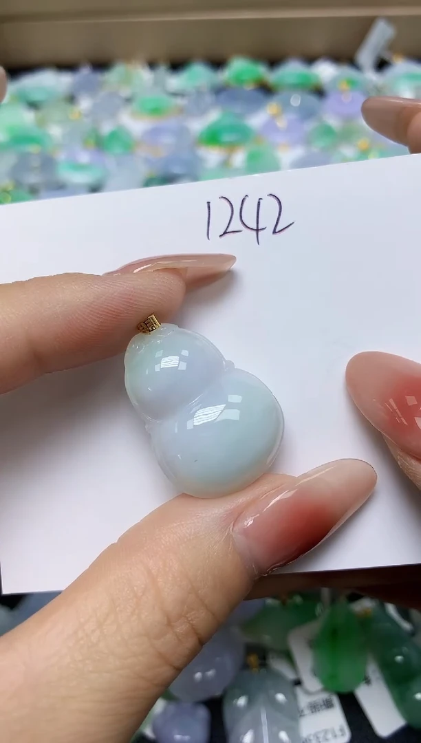 翡翠未镶嵌颈饰 天然缅甸翡翠A货