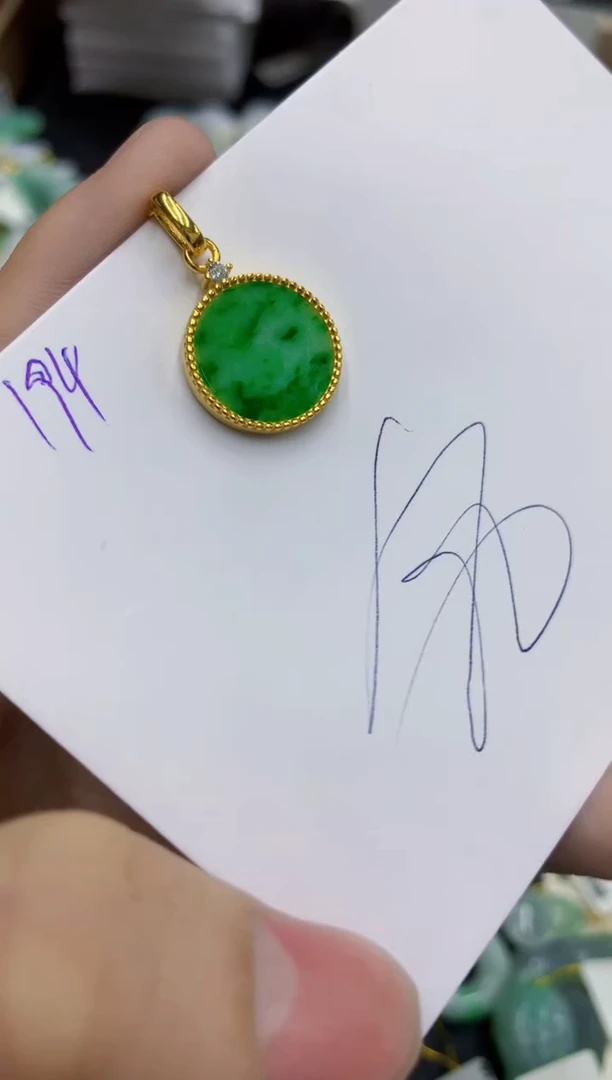 翡翠未镶嵌颈饰1111111111111