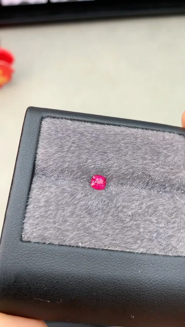 【闪购商品】定制尖晶石裸石未镶嵌0.48ct 吉尔德绝地武士