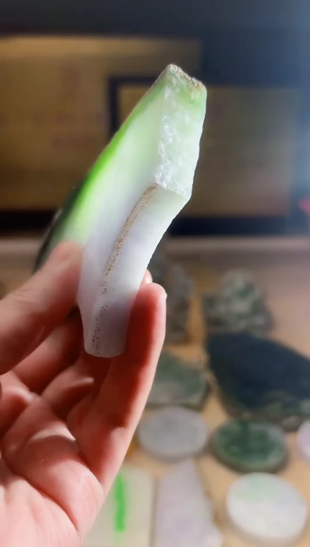 翡翠挂件未镶嵌A货张麦7949