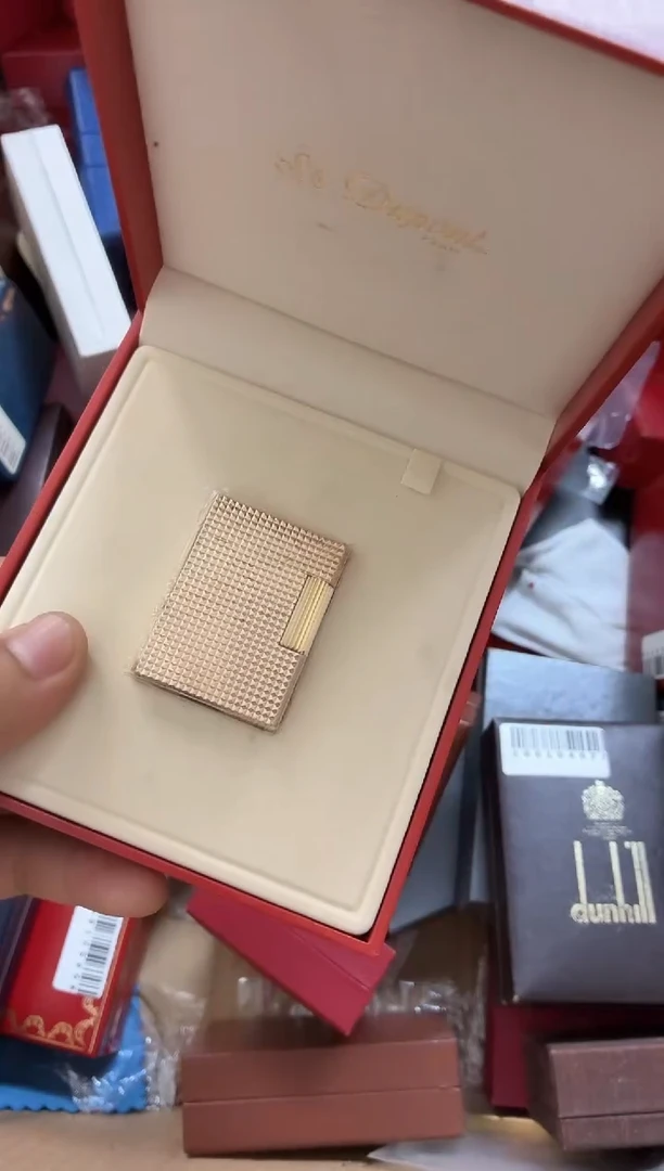 玫瑰金巴黎钉打火机