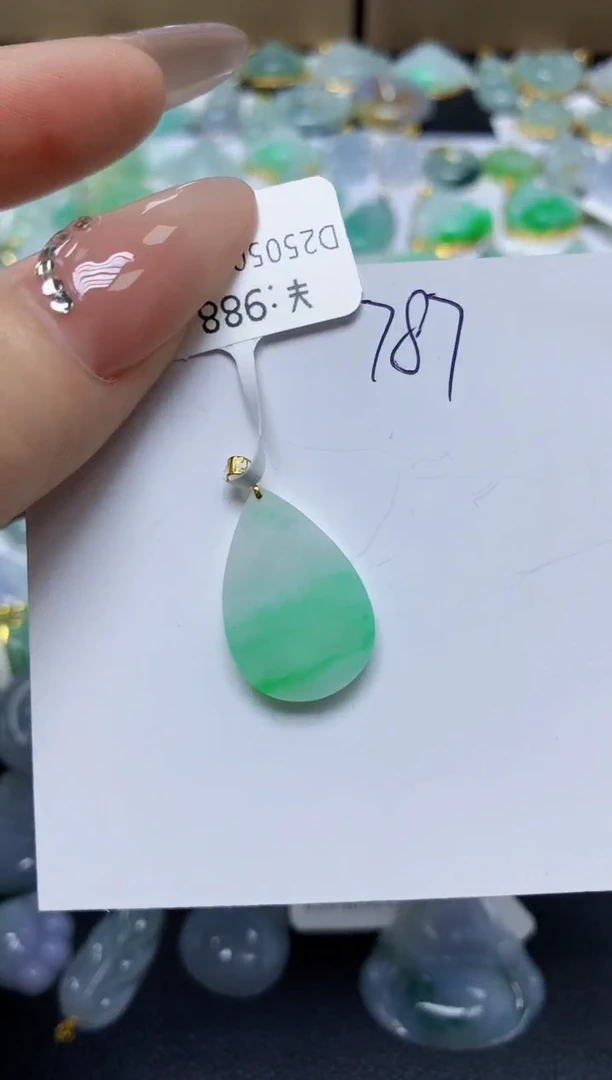 翡翠18K金镶嵌颈饰 天然翡翠A货