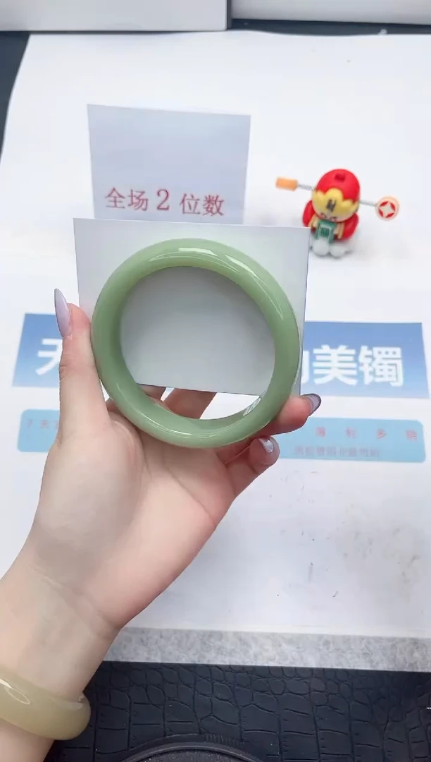 【闪购商品】石英质玉手镯未镶嵌A32-64