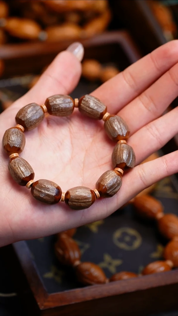 【闪购商品】橄榄核吊坠苏工橄榄核